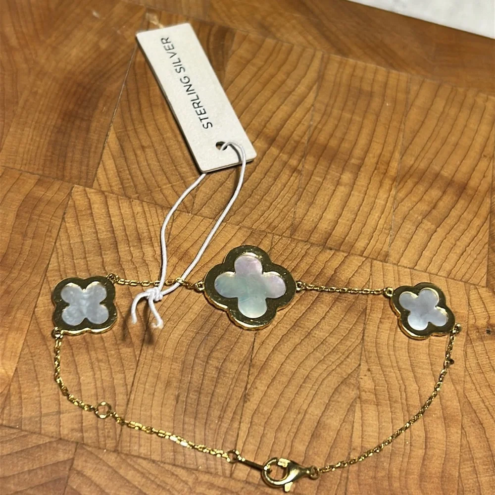NWT Rachel Zoe gorgeous bracelet mother of pearl clover bracelet